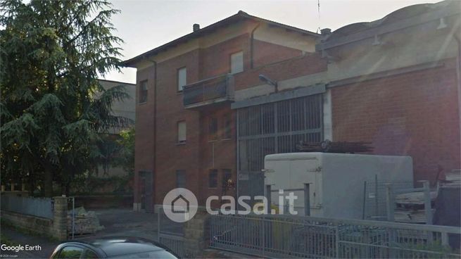 Capannone in commerciale in Via M. Buonarroti 13