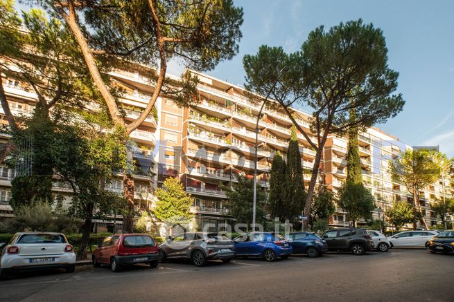 Appartamento in residenziale in Via Paola Falconieri 19