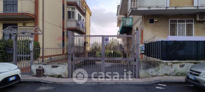 Box/posto auto in residenziale in Via J. F. Kennedy 27