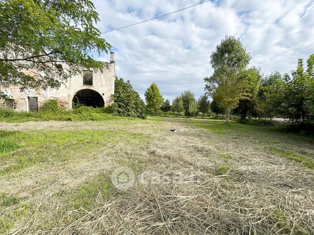 Rustico/casale in residenziale in Via Marchionale