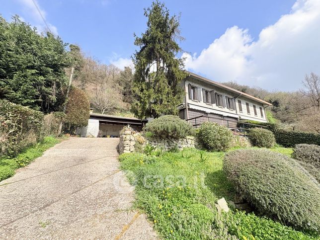 Casa bi/trifamiliare in residenziale in Via Regazzoni Alta