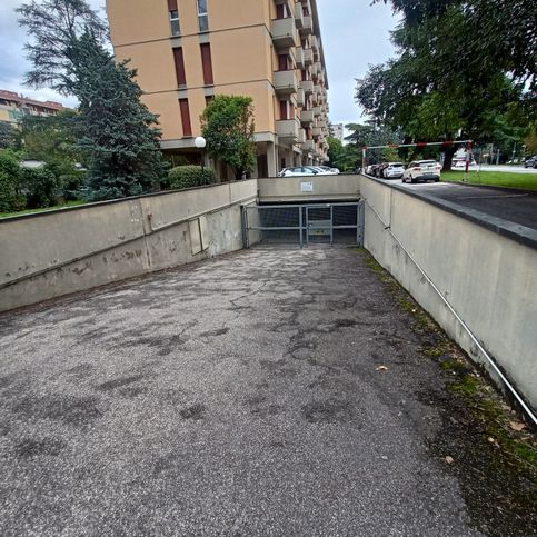 Garage/posto auto in residenziale in Viale Felsina