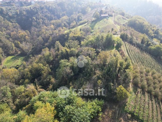 Terreno agricolo in commerciale in Via Serramiana