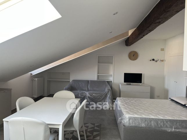 Loft in residenziale in Piazza Tancredi Galimberti 14