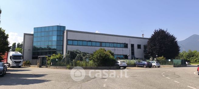 Capannone in commerciale in Viale M. Gandhi 25