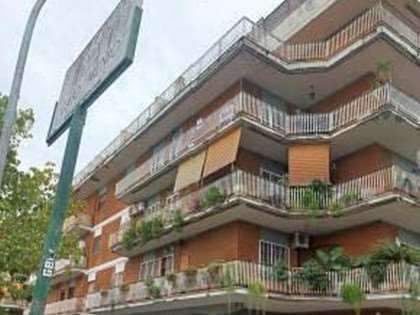 Appartamento in residenziale in Via Gaio Menio 41