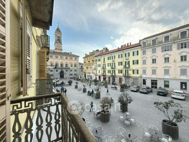 Ufficio in commerciale in Piazza Nuovo Quartiere Vittorio Emanuele 17