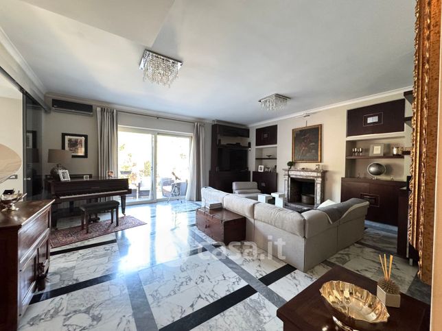 Attico/mansarda in residenziale in Via Ettore Romagnoli 9