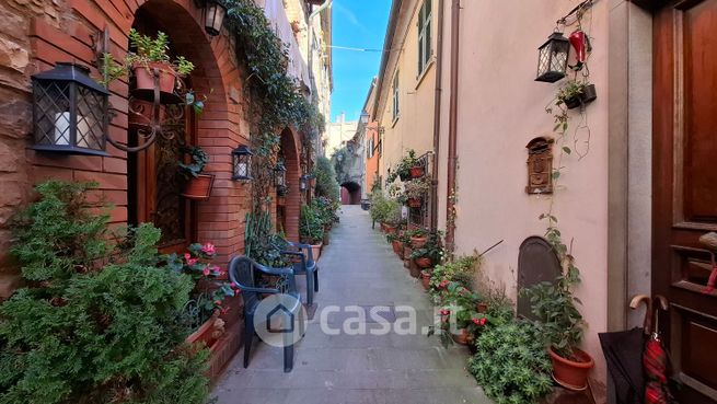 Appartamento in residenziale in Via Rocca