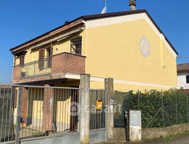 Villa in residenziale in Via Piacenza