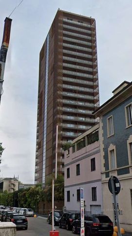 Box/posto auto in residenziale in Via Carlo Imbonati 61 -57