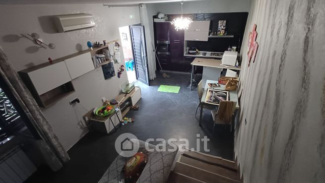 Casa indipendente in residenziale in Via Atellana