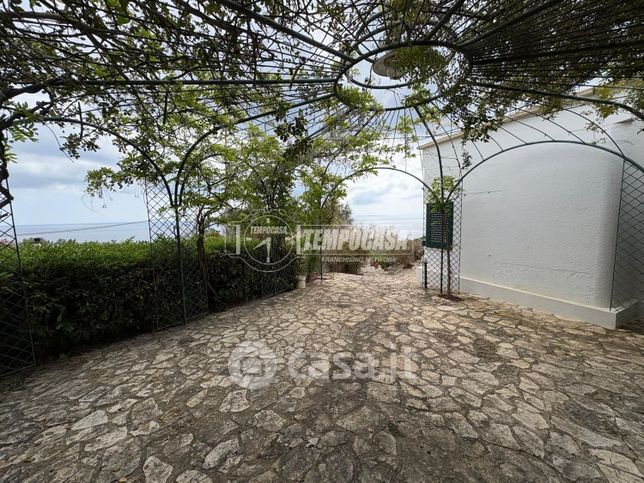 Villa in residenziale in Via Umberto Cagni 1