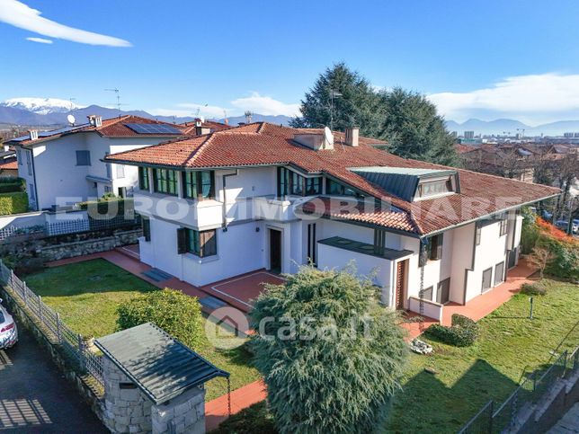 Villa in residenziale in Via del Poggio 6