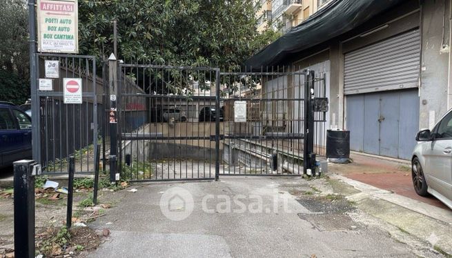 Box/posto auto in residenziale in Via Jacopo Tintoretto 8