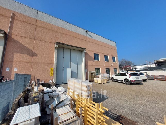Capannone in commerciale in Via dei Marmisti