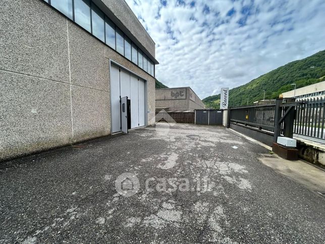 Capannone in commerciale in Via Statale 9