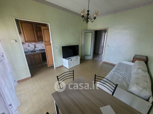 Appartamento in residenziale in Via Nino Costa 71