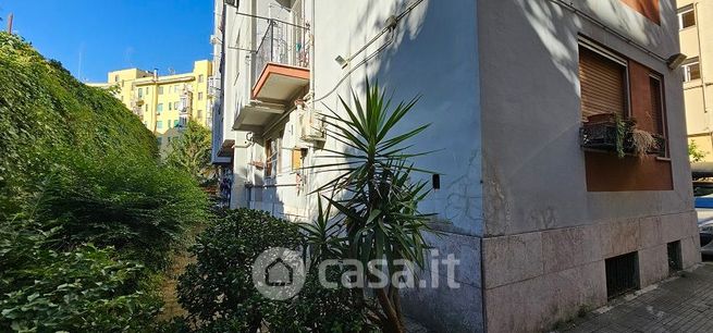 Ufficio in commerciale in Via Battistello Caracciolo 93