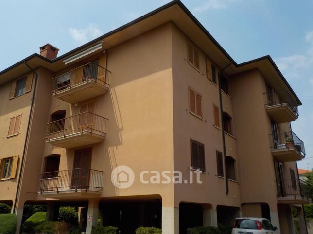 Box/posto auto in residenziale in Via Roma