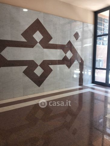 Ufficio in commerciale in Via Sant'Antonio da Padova