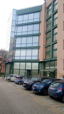 Ufficio in commerciale in Via Belvedere 45