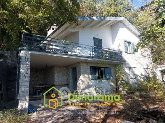 Casa indipendente in residenziale in Via della Sportella