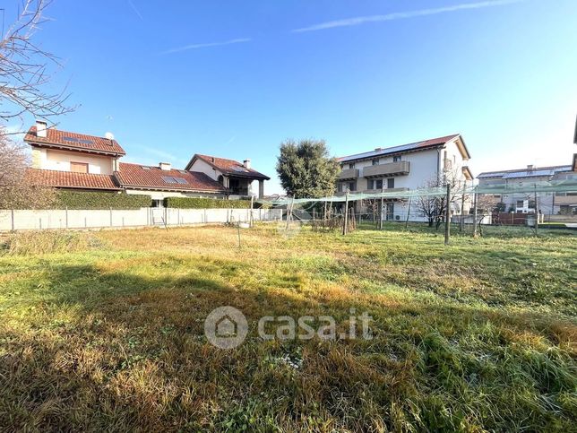 Terreno edificabile in residenziale in Via Rolandi
