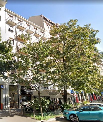Negozio/locale commerciale in commerciale in Via Giorgio Washington 13