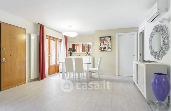 Casa bi/trifamiliare in residenziale in Via Stesicoro 20