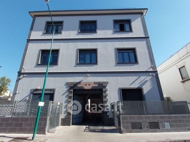 Ufficio in commerciale in 
