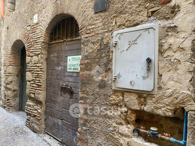 Garage/posto auto in residenziale in Via della Fontanella 4