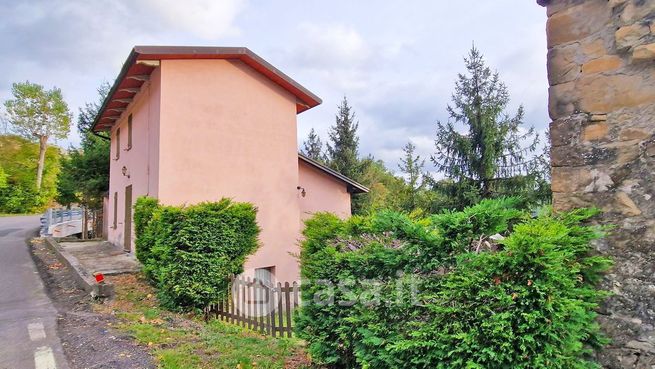 Casa indipendente in residenziale in Via Cola 5