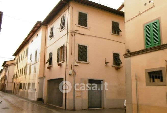 Casa indipendente in residenziale in Via Giuseppe Mazzini