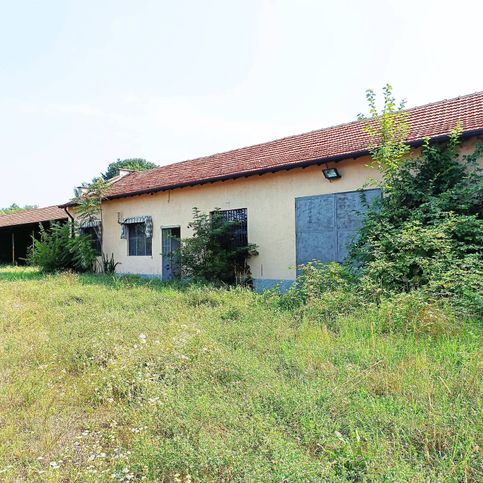 Capannone in commerciale in Via Arnaldo da Brescia