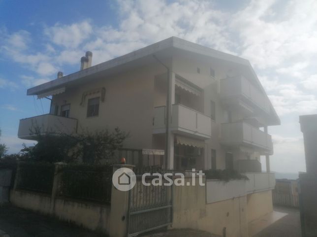 Appartamento in residenziale in Via Torrette 44