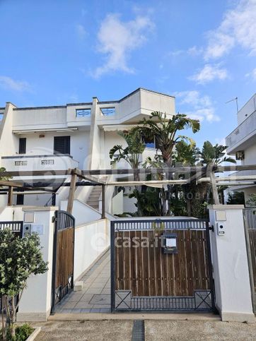 Casa indipendente in residenziale in Via F. Caracciolo