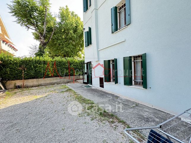 Casa indipendente in residenziale in Via Mandria