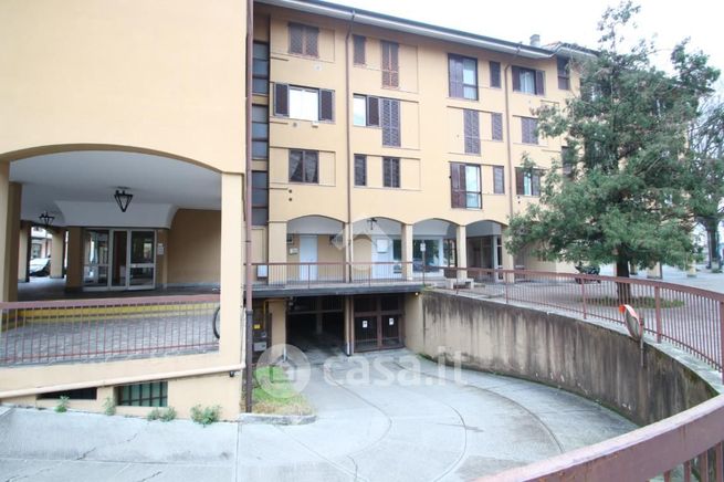 Box/posto auto in residenziale in Via Giuseppe Verdi 6