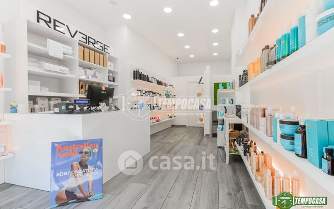 Capannone in commerciale in Via Fabio Filzi 23
