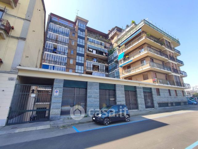 Box/posto auto in residenziale in Corso Bramante, 41
