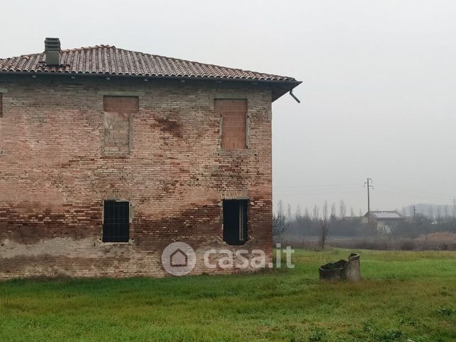 Rustico/casale in residenziale in Via Castello 24