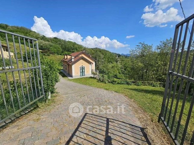 Casa indipendente in residenziale in Via Caduti di Isoverde