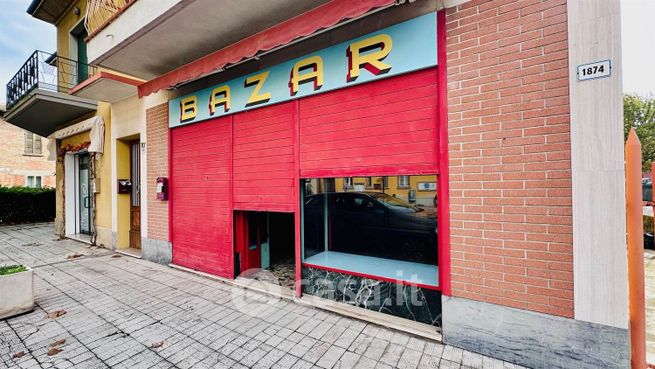 Attivitã /licenza (con o senza mura) in commerciale in Via Lume 1887 -1831