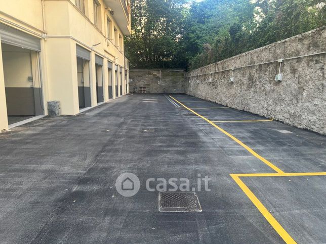 Garage/posto auto in residenziale in Via Eduardo Traverso 1 E