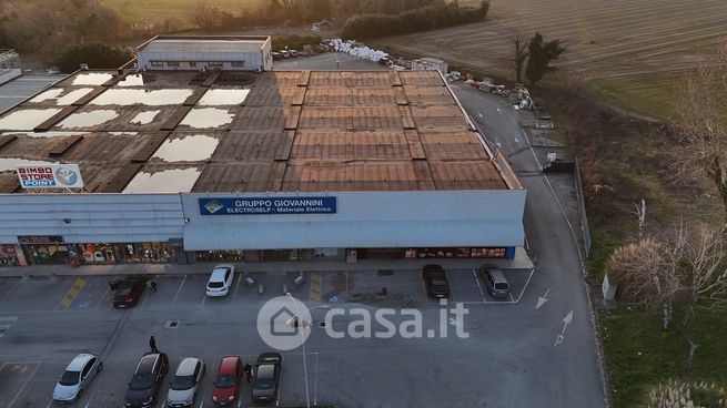 Capannone in commerciale in Via Nazionale