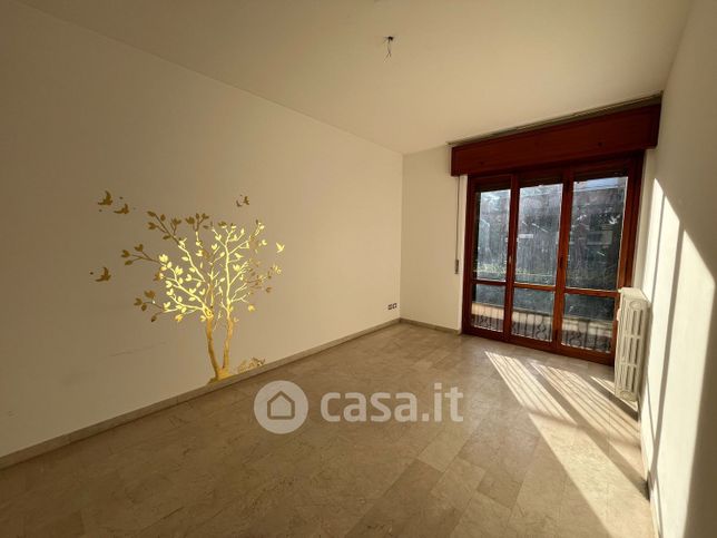 Ufficio in commerciale in Via Antonio Bianchi 29