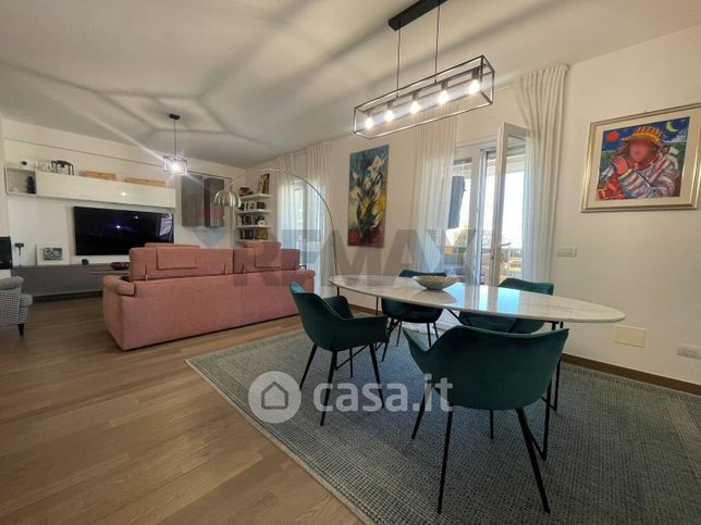 Appartamento in residenziale in Via Domenico Renna 15