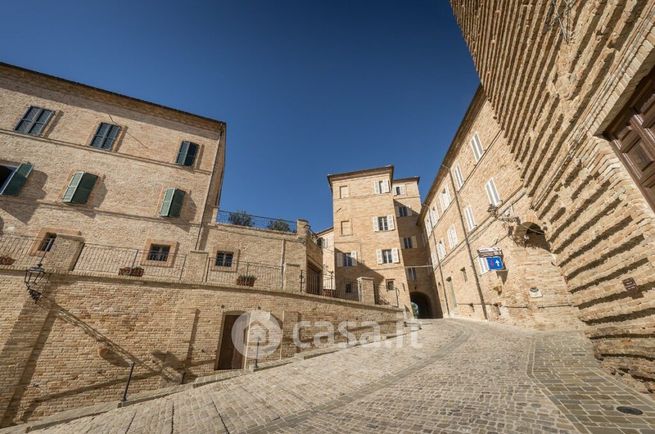 Casa indipendente in residenziale in 