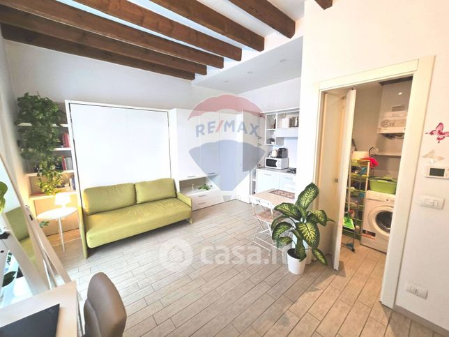 Appartamento in residenziale in Via Luigi Federico Menabrea 21